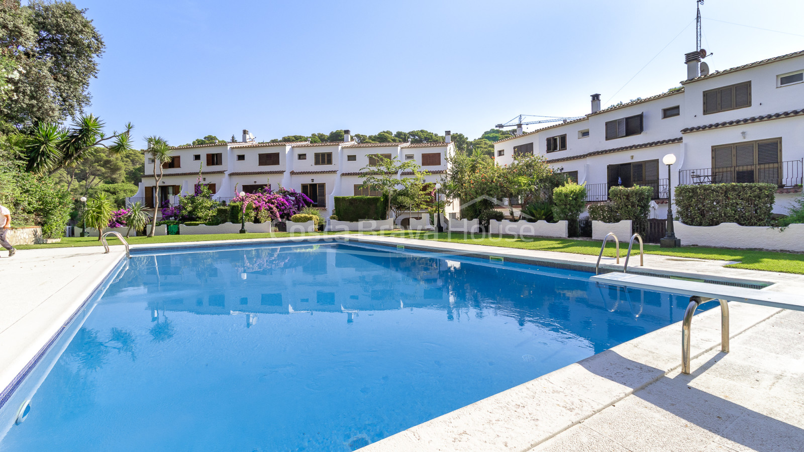 Townhouse in Tamariu near the beach with private patio, garage and communal swimming pool