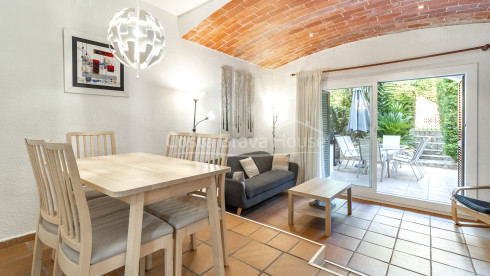 Townhouse in Tamariu near the beach with private patio, garage and communal swimming pool