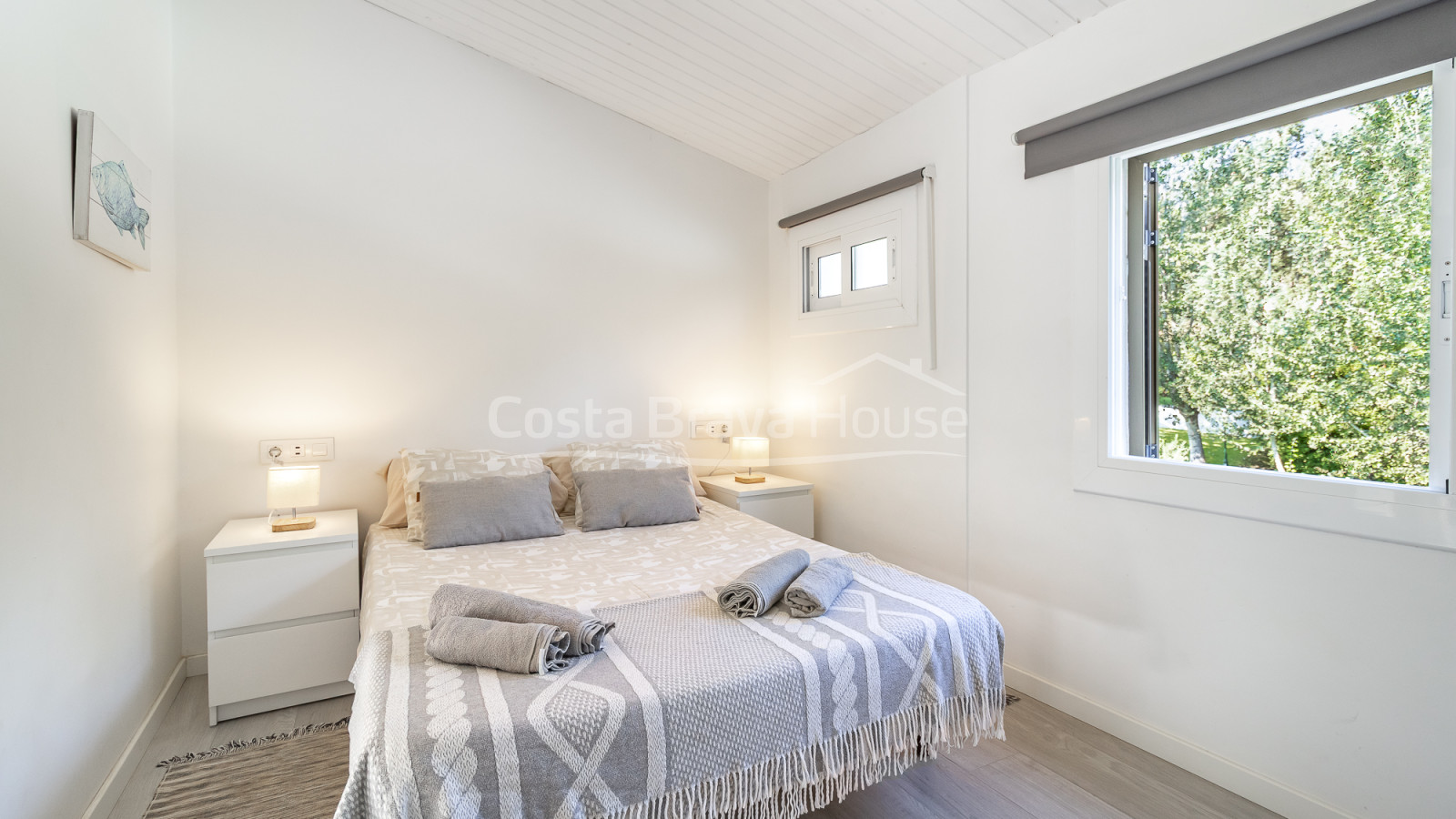 Townhouse in Tamariu near the beach with private patio, garage and communal swimming pool