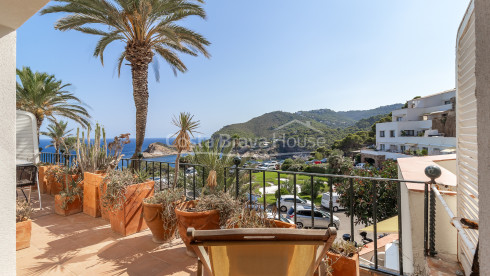 Apartament a Cap Sa Sal, Begur, en primera línia de mar amb terrassa i vistes al Mediterrani