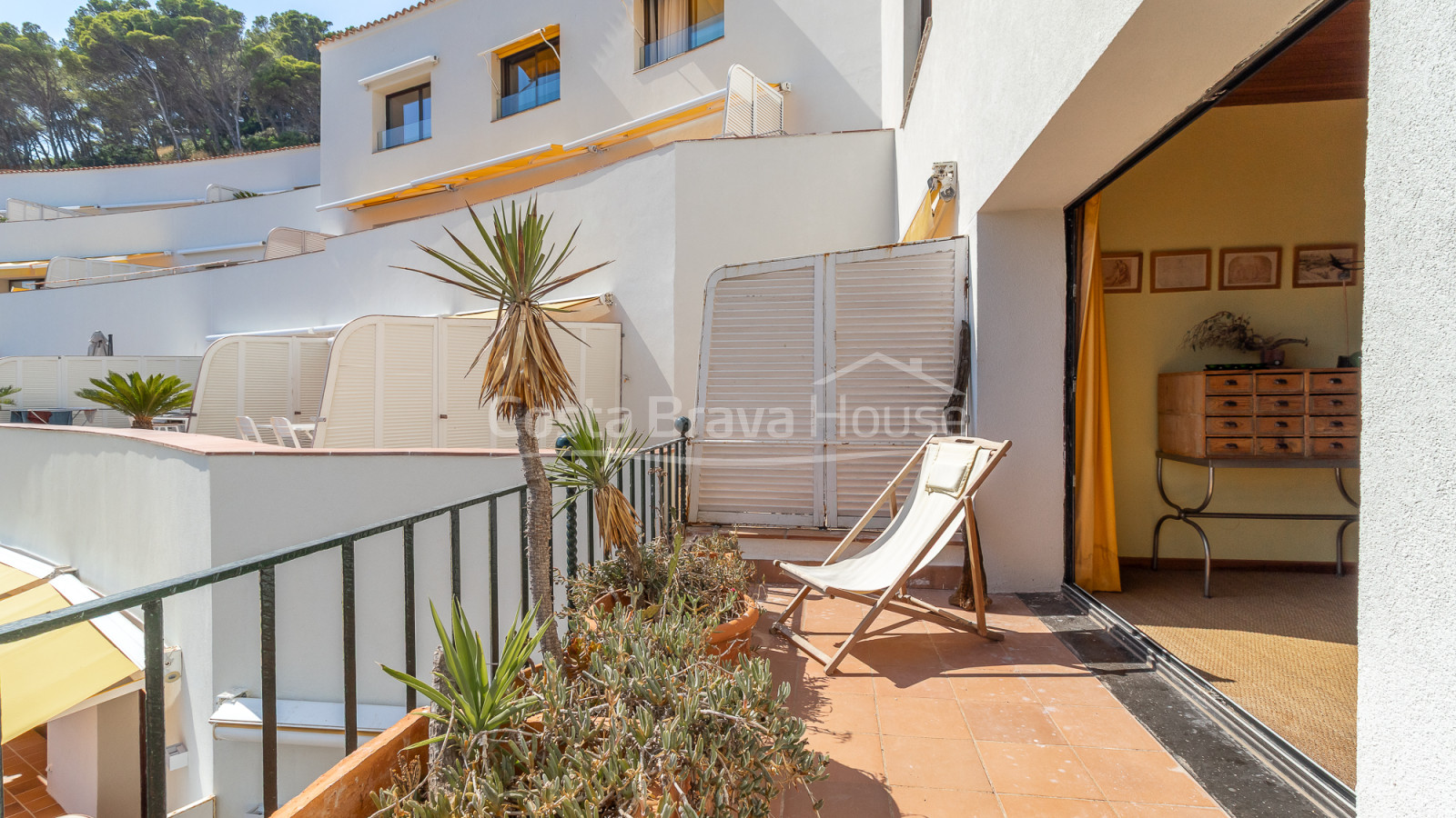 Apartament a Cap Sa Sal, Begur, en primera línia de mar amb terrassa i vistes al Mediterrani