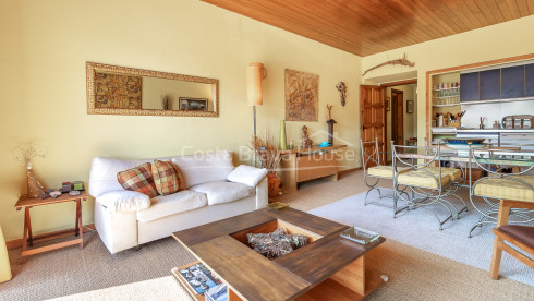 Apartament a Cap Sa Sal, Begur, en primera línia de mar amb terrassa i vistes al Mediterrani