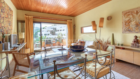 Apartament a Cap Sa Sal, Begur, en primera línia de mar amb terrassa i vistes al Mediterrani