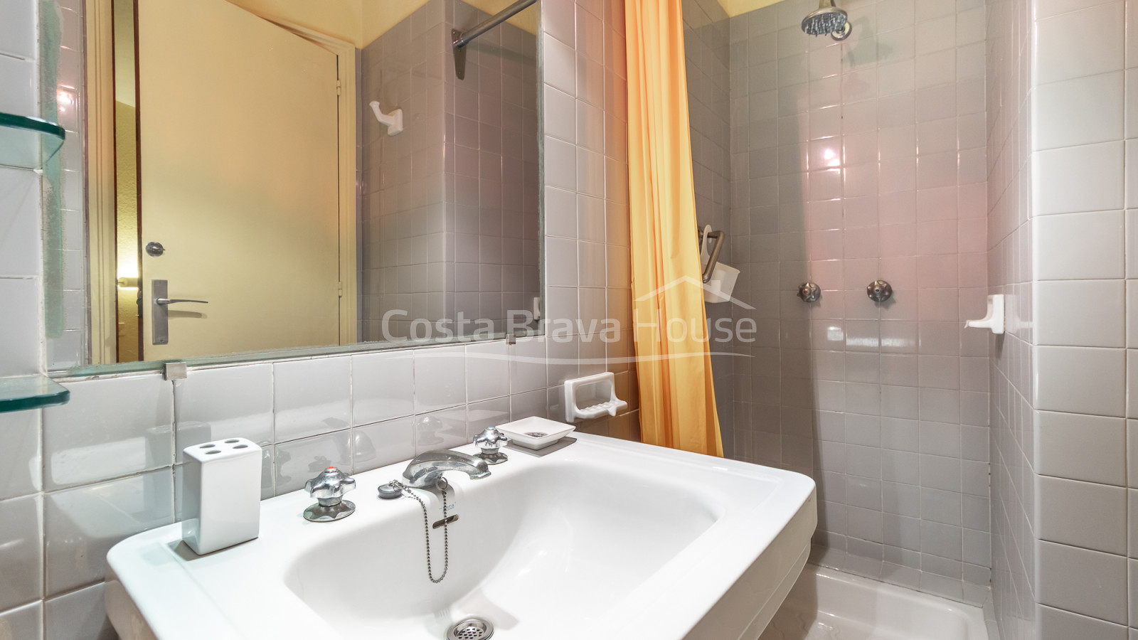Apartament a Cap Sa Sal, Begur, en primera línia de mar amb terrassa i vistes al Mediterrani