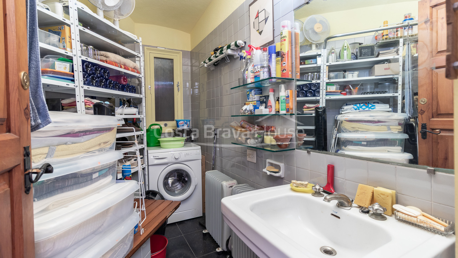 Apartament a Cap Sa Sal, Begur, en primera línia de mar amb terrassa i vistes al Mediterrani