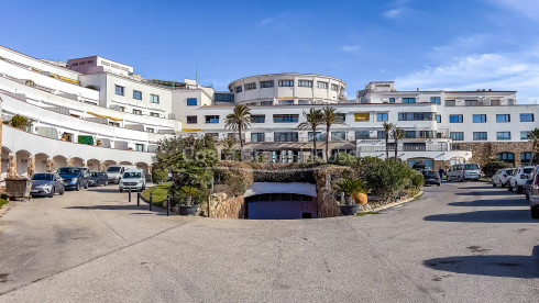 Seafront apartment in Cap Sa Sal, Begur, with terrace and Mediterranean sea views