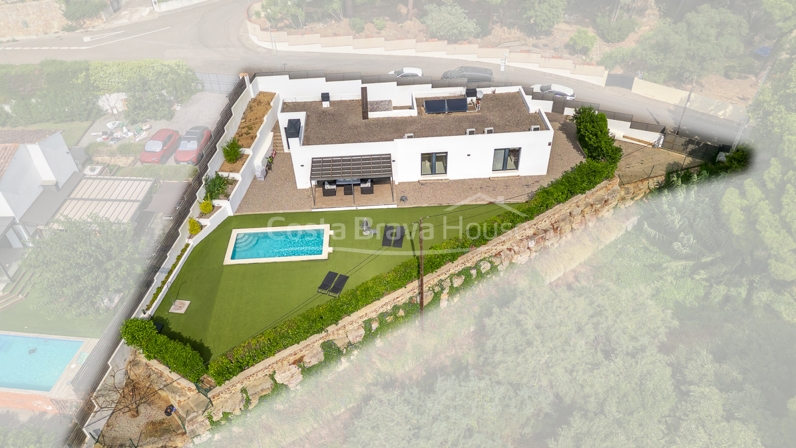Casa unifamiliar en Calonge con piscina privada, amplio jardín y cuatro dormitorios