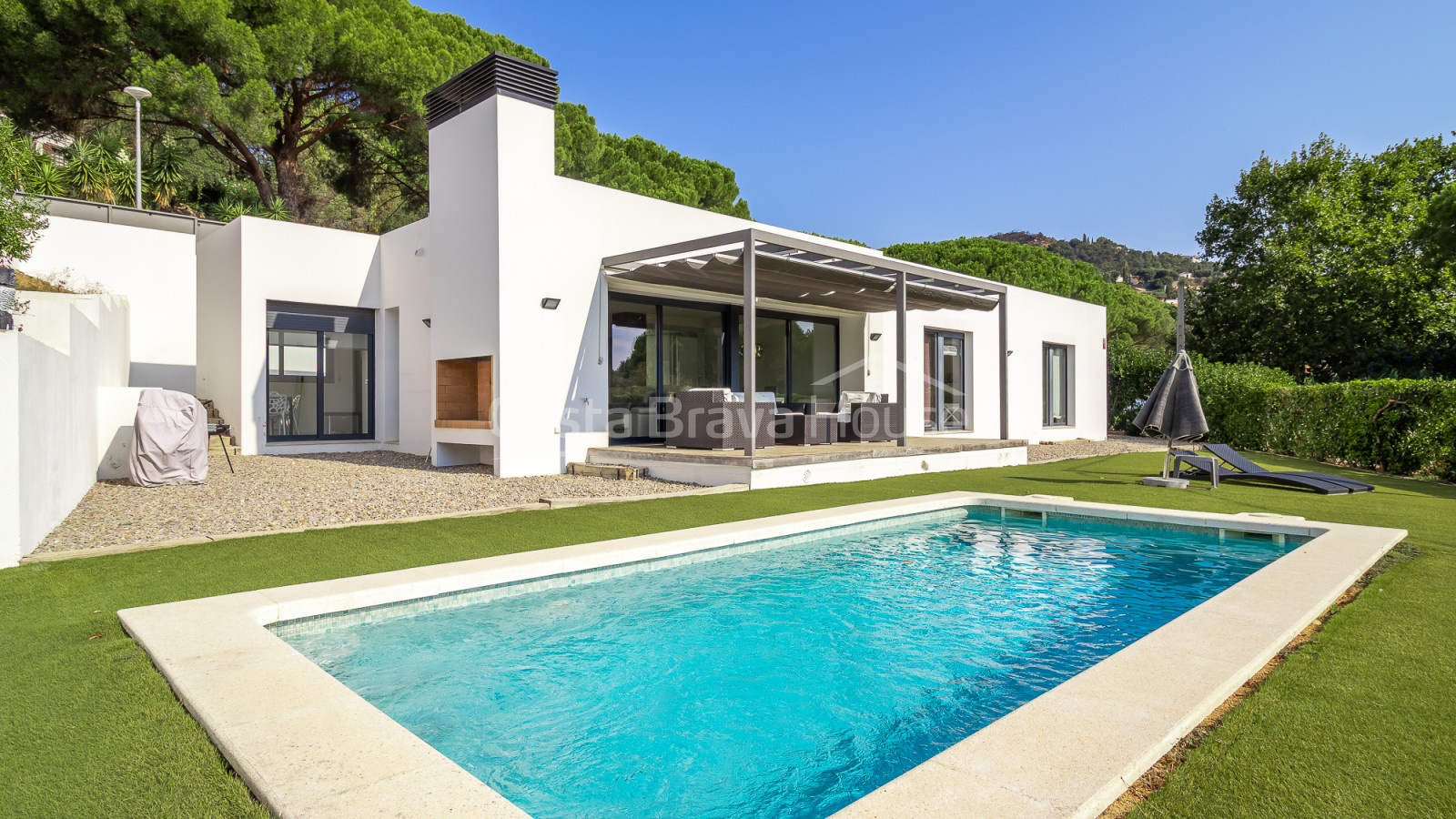 Casa unifamiliar a Calonge amb piscina privada, ampli jardí i quatre dormitoris