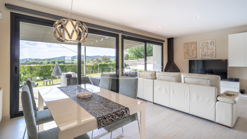 Casa unifamiliar a Calonge amb piscina privada, ampli jardí i quatre dormitoris