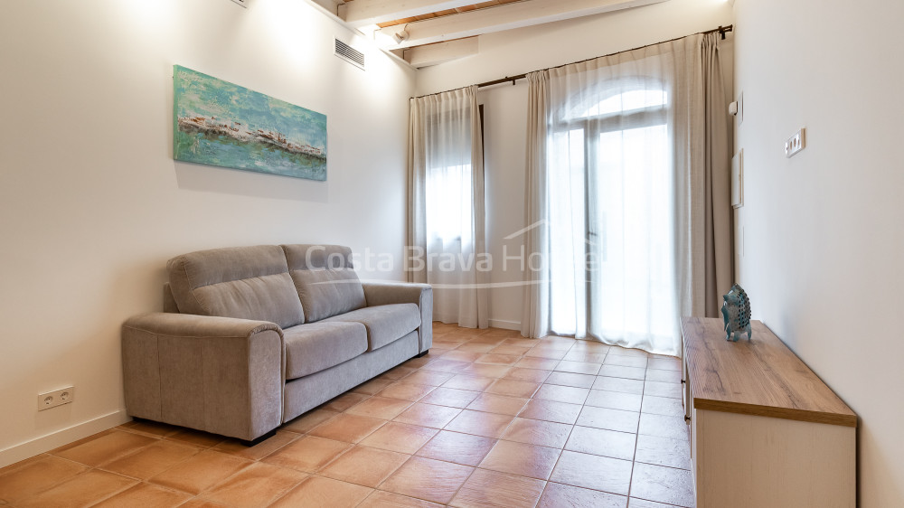 Appartement neuf à vendre dans le centre historique de Begur au design contemporain