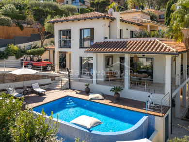 Casa independent a Pals amb piscina privada, a prop de la platja del Racó i terrassa amb vistes al mar