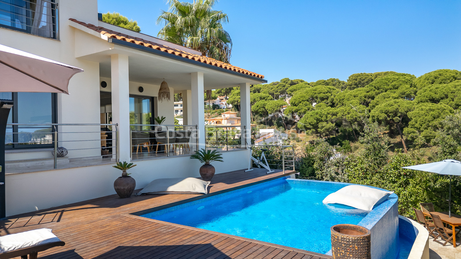 Casa independent a Pals amb piscina privada, a prop de la platja i vistes al mar