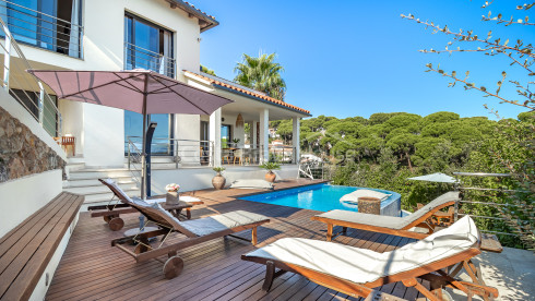 Detached house in Pals with private pool, near the beach and with sea views