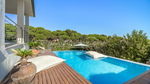 Detached house in Pals with private pool, near the beach and with sea views