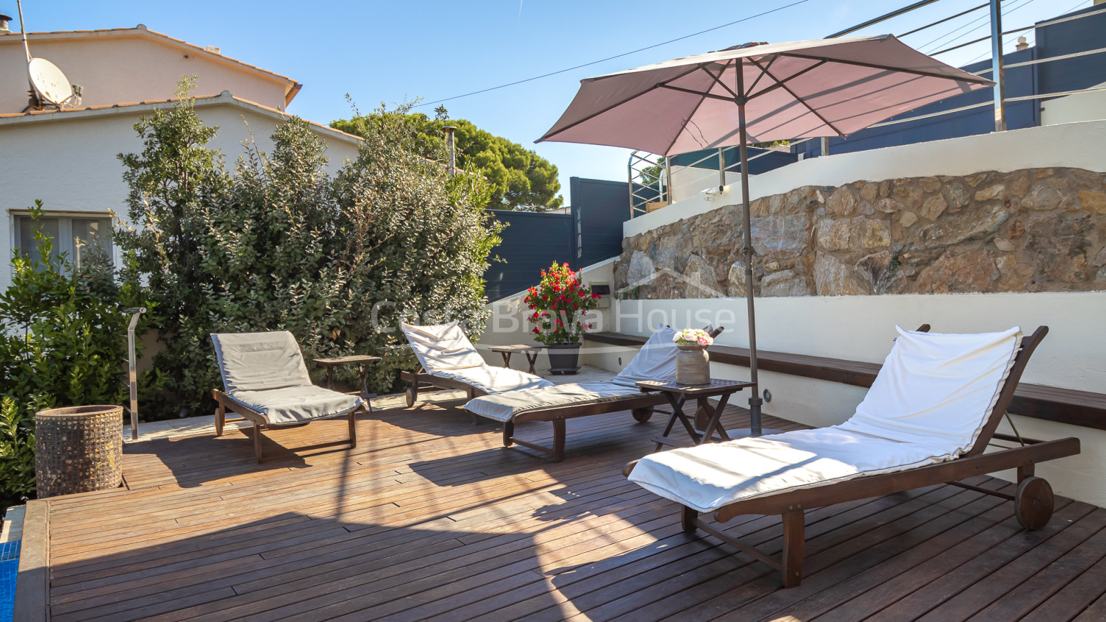 Casa independent a Pals amb piscina privada, a prop de la platja i vistes al mar