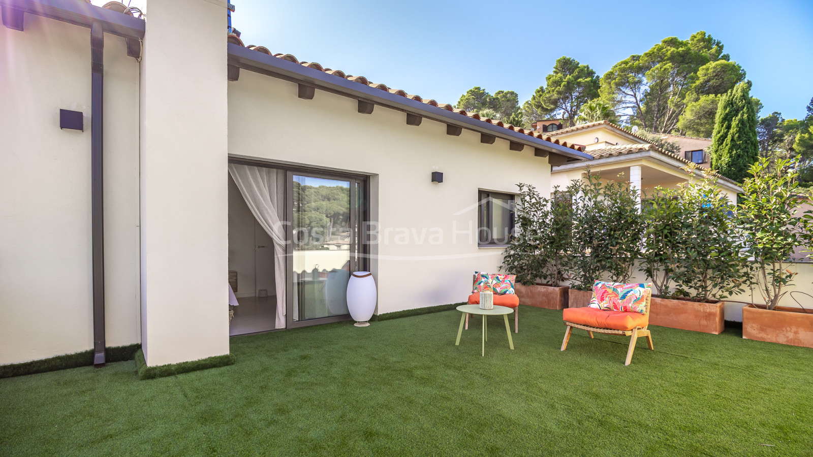 Casa independent a Pals amb piscina privada, a prop de la platja i vistes al mar