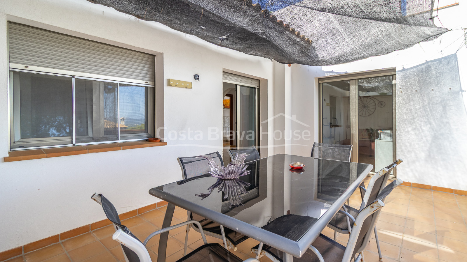 Casa unifamiliar en Pals Playa con piscina, jardín y apartamento independiente cerca de la playa