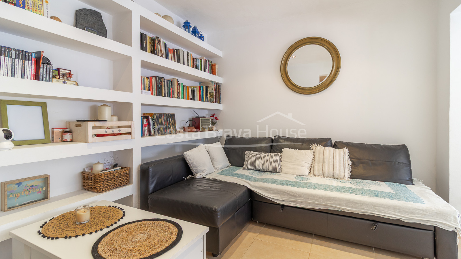 Casa unifamiliar en Pals Playa con piscina, jardín y apartamento independiente cerca de la playa