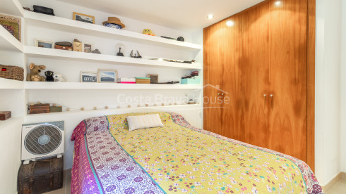 Casa unifamiliar en Pals Playa con piscina, jardín y apartamento independiente cerca de la playa