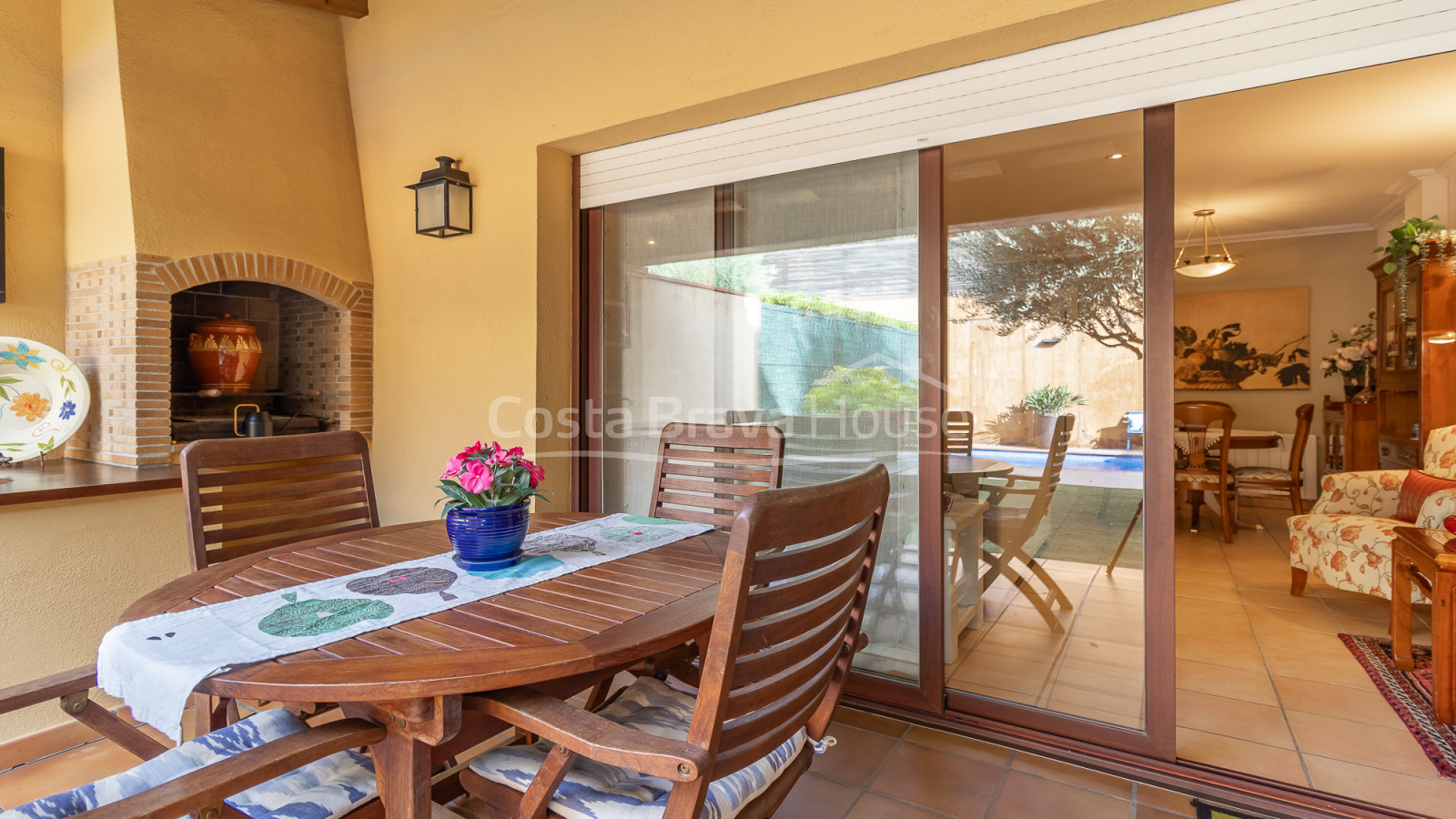 Casa adosada en Palafrugell con jardín, piscina privada y amplio garaje cerrado