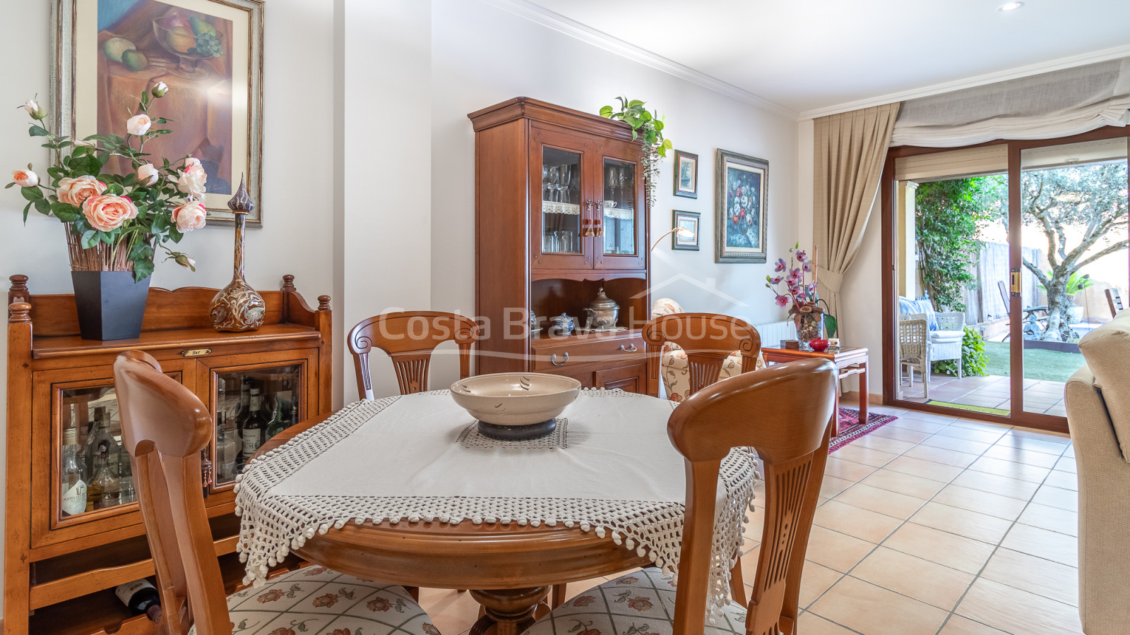 Casa adosada en Palafrugell con jardín, piscina privada y amplio garaje cerrado