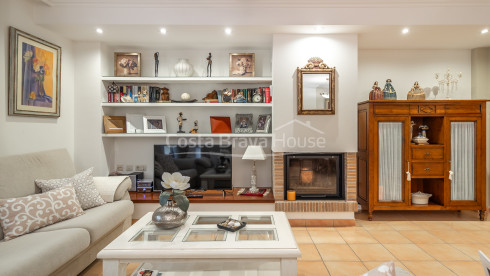 Casa adosada en Palafrugell con jardín, piscina privada y amplio garaje cerrado