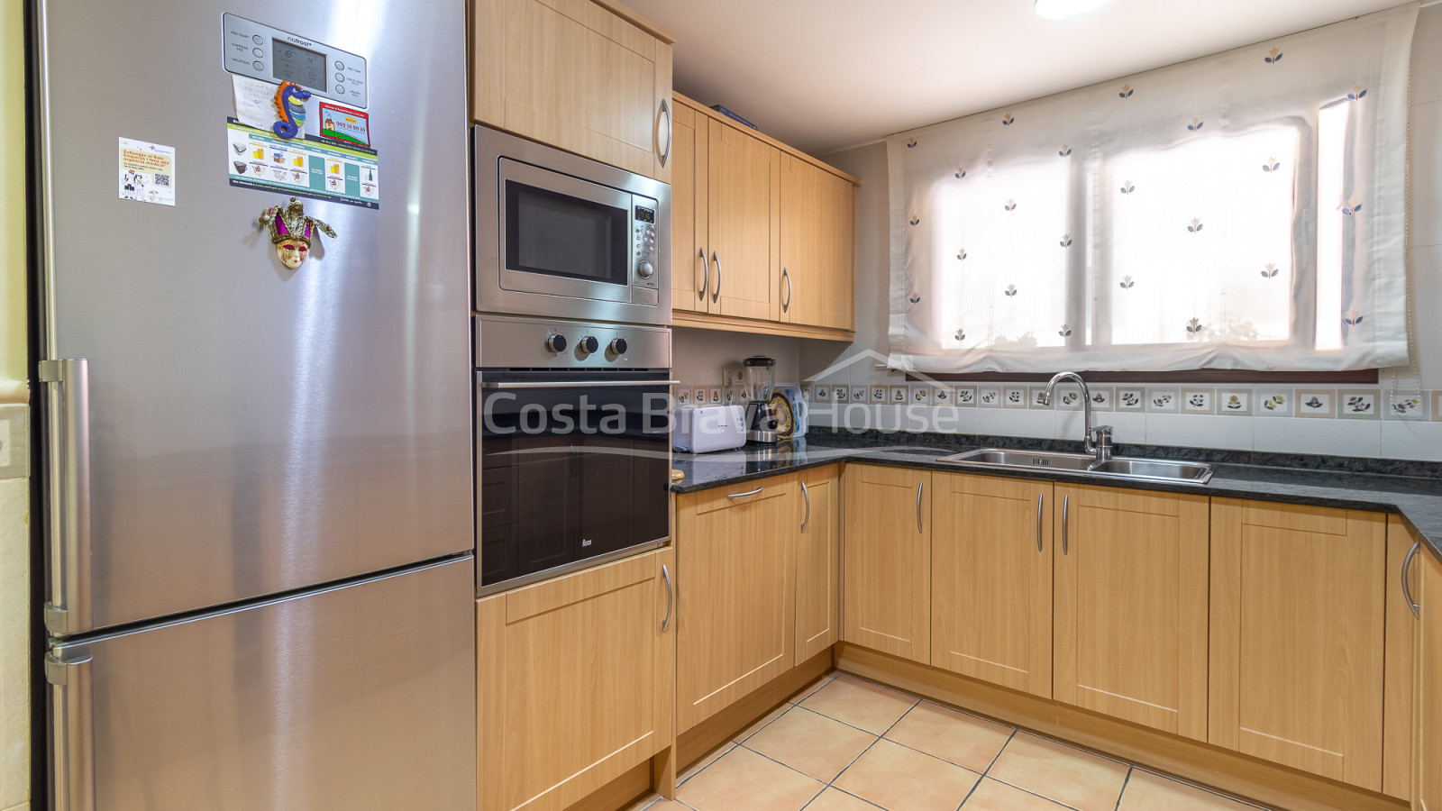 Casa adosada en Palafrugell con jardín, piscina privada y amplio garaje cerrado