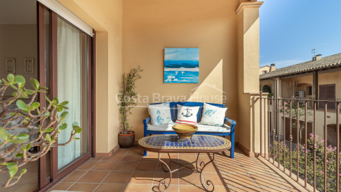 Casa adosada en Palafrugell con jardín, piscina privada y amplio garaje cerrado