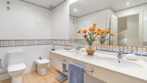 Townhouse in Palafrugell with garden, private pool and large enclosed garage