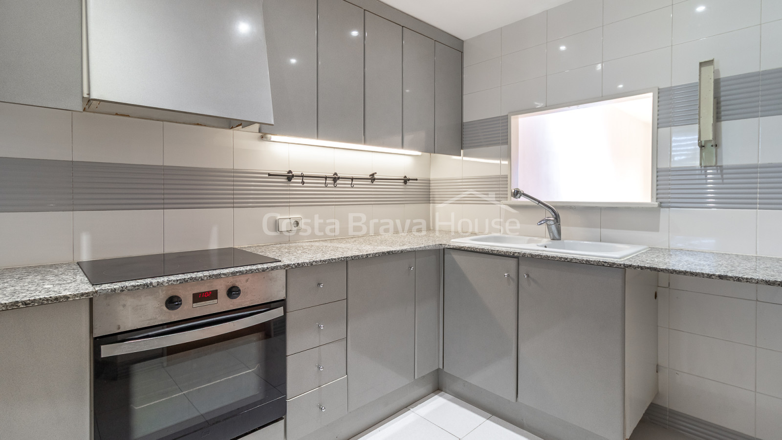 Apartment in Pals near the historic centre with three bedrooms, balcony and enclosed garage