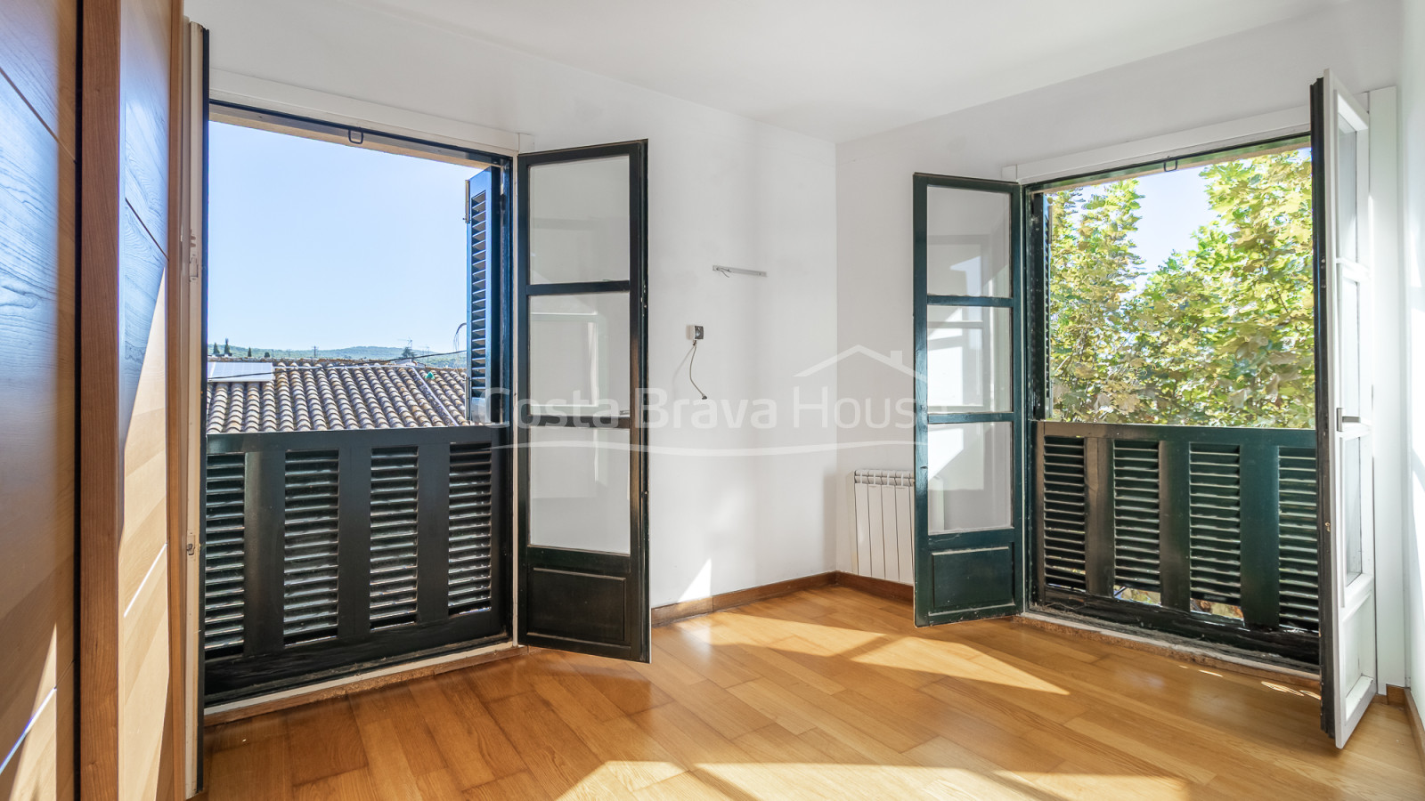 Apartment in Pals near the historic centre with three bedrooms, balcony and enclosed garage