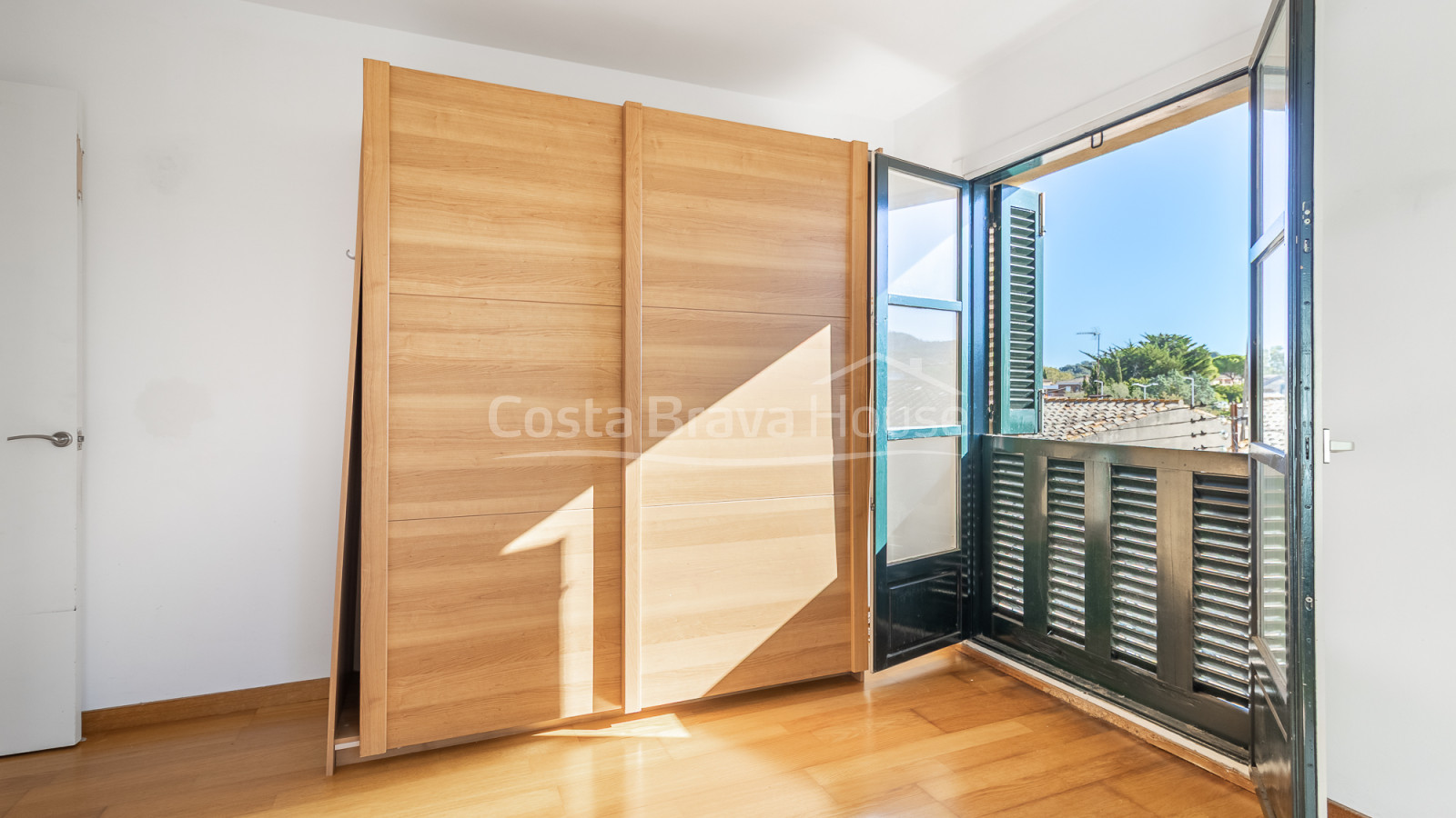 Apartment in Pals near the historic centre with three bedrooms, balcony and enclosed garage