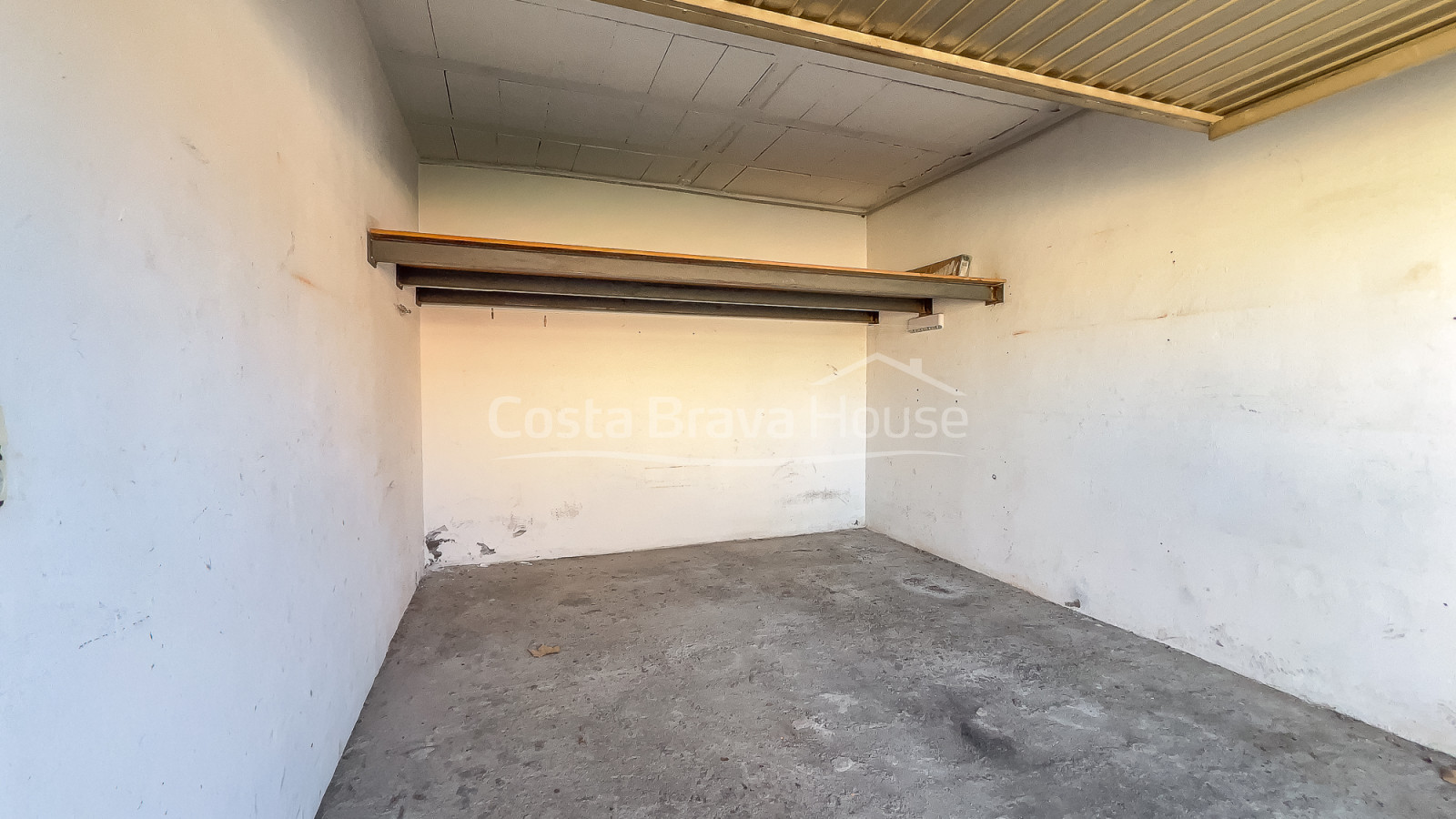 Apartment in Pals near the historic centre with three bedrooms, balcony and enclosed garage