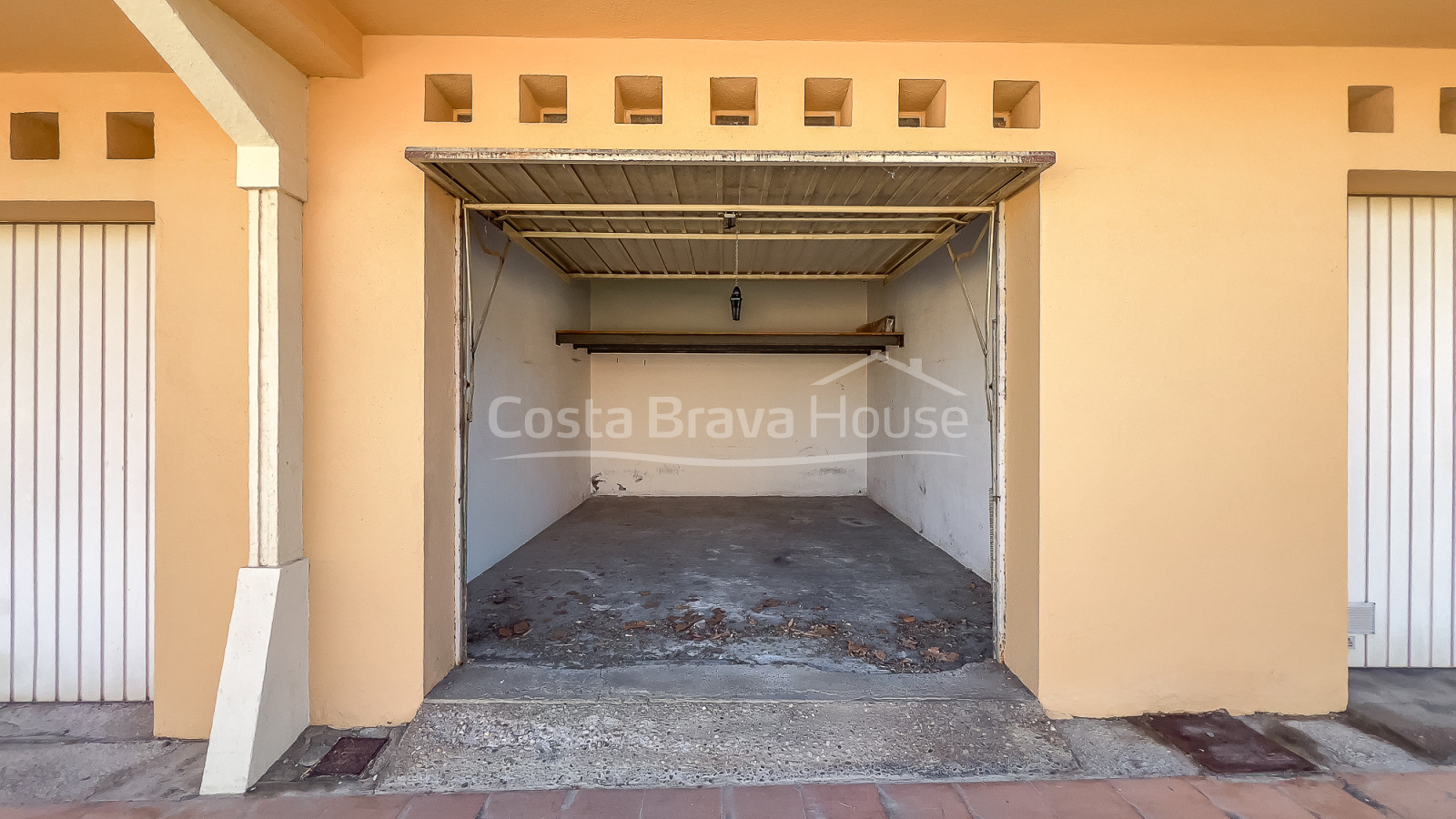 Apartment in Pals near the historic centre with three bedrooms, balcony and enclosed garage