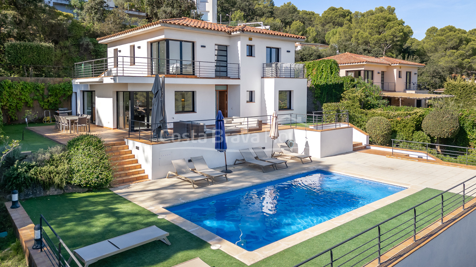 Vila en venda a Tamariu amb vistes al mar, piscina privada, terrasses i garatge
