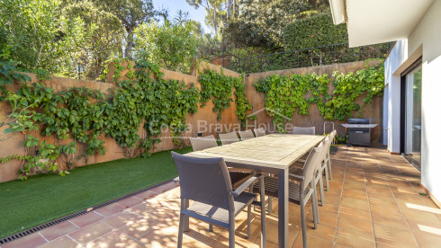 Villa en venta en Tamariu con vistas al mar, piscina privada, terrazas y garaje