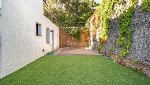 Vila en venda a Tamariu amb vistes al mar, piscina privada, terrasses i garatge
