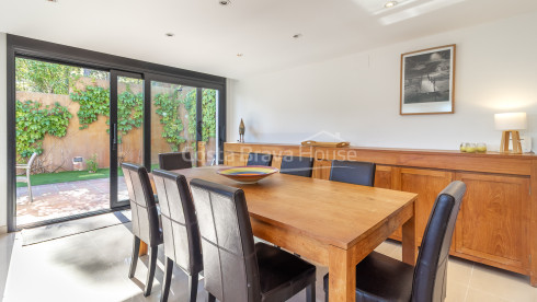 Villa à vendre à Tamariu avec vue mer, piscine privée, terrasses et garage