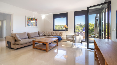 Villa for sale in Tamariu with sea views, private pool, terraces and garage