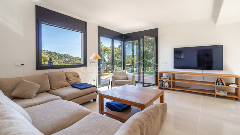 Vila en venda a Tamariu amb vistes al mar, piscina privada, terrasses i garatge