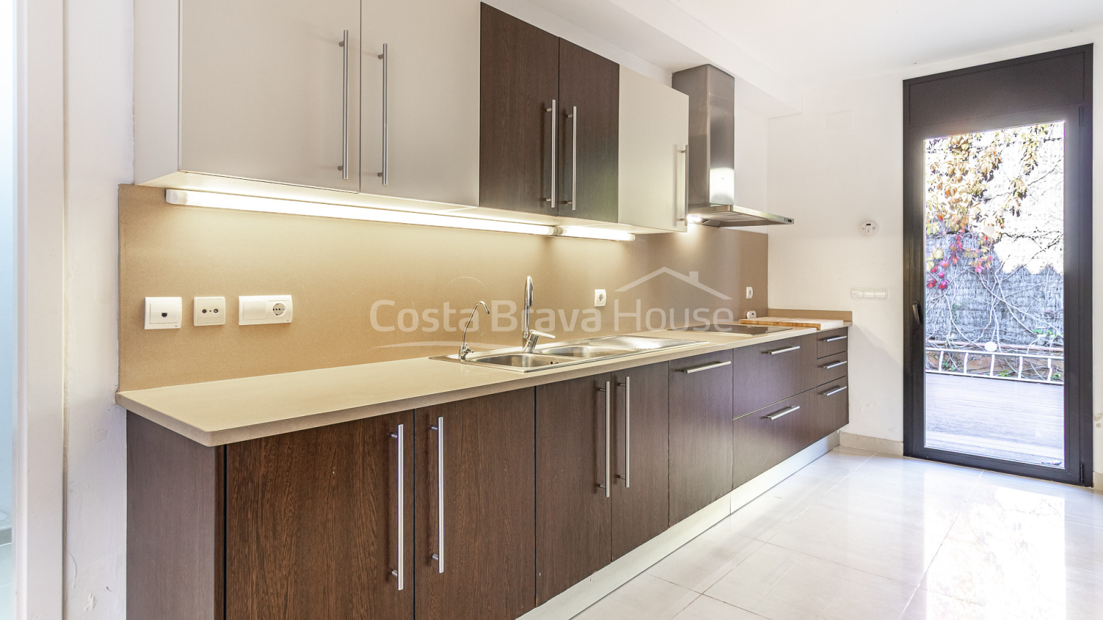 Villa te koop in Tamariu met zeezicht, privézwembad, terrassen en garage
