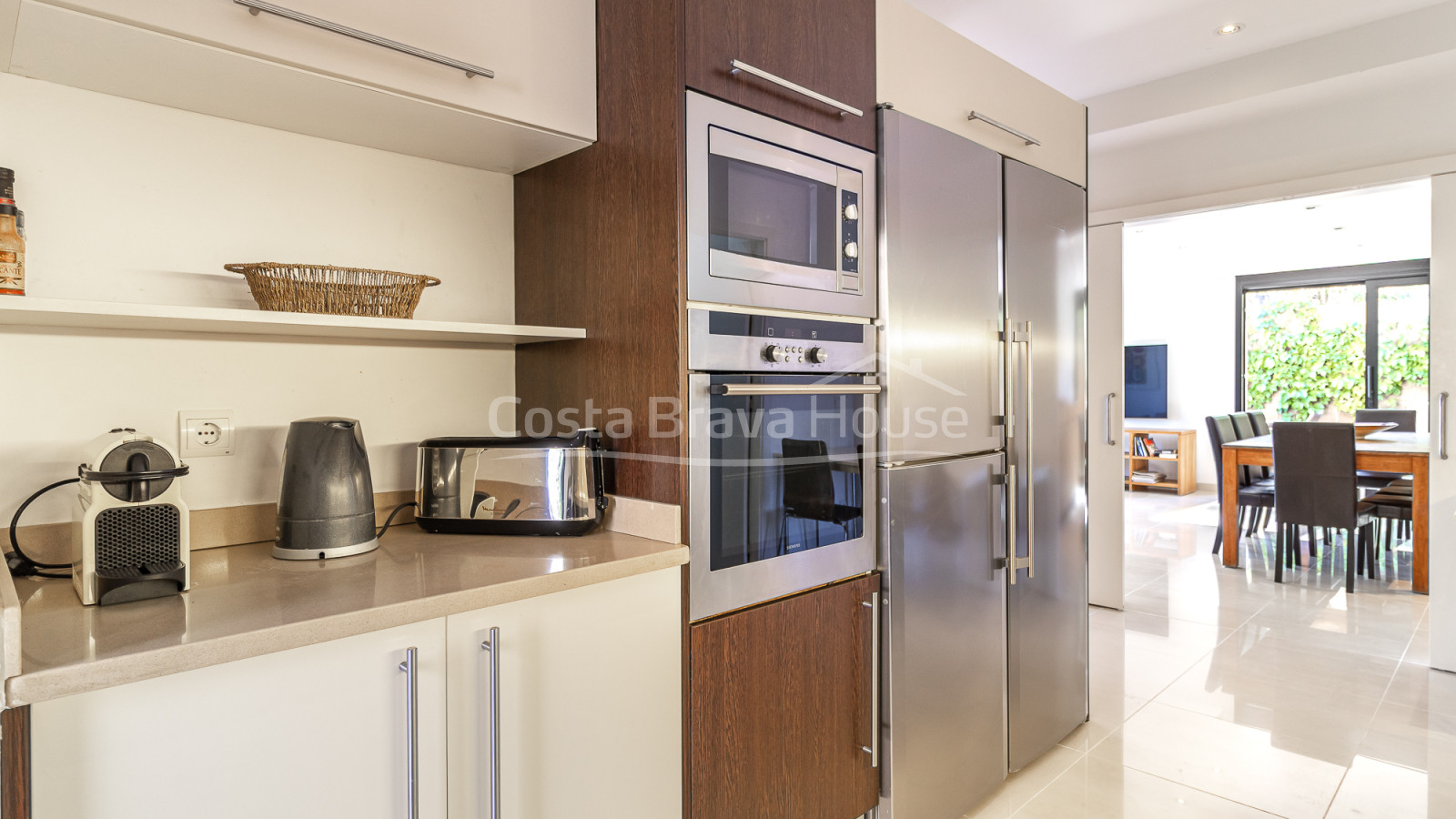 Villa en venta en Tamariu con vistas al mar, piscina privada, terrazas y garaje