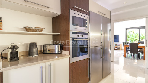 Villa à vendre à Tamariu avec vue mer, piscine privée, terrasses et garage