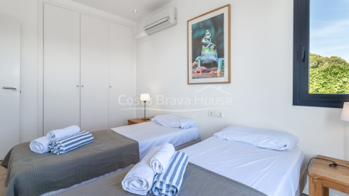 Villa for sale in Tamariu with sea views, private pool, terraces and garage