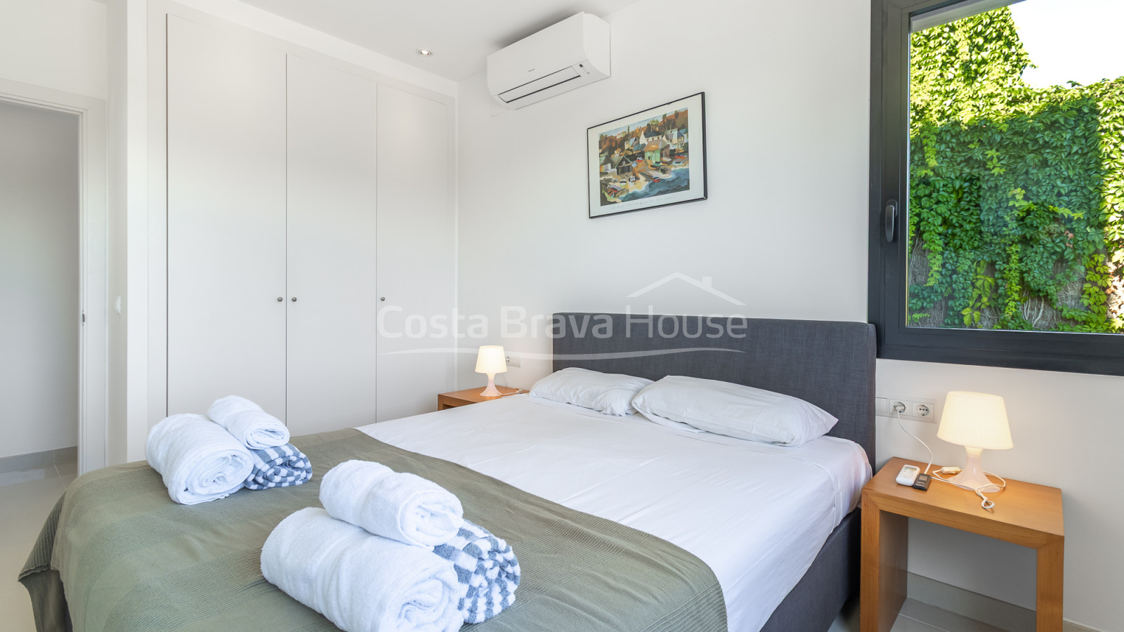 Villa en venta en Tamariu con vistas al mar, piscina privada, terrazas y garaje