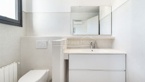 Villa en venta en Tamariu con vistas al mar, piscina privada, terrazas y garaje