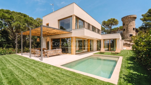 Vila sostenible en venda a Begur