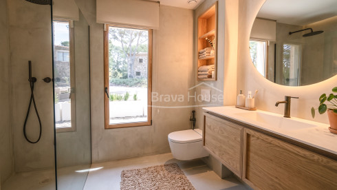 Sustainable villa for sale in Begur