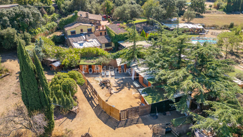 Masia del S. XV restaurada en venda a prop de Calella de Palafrugell