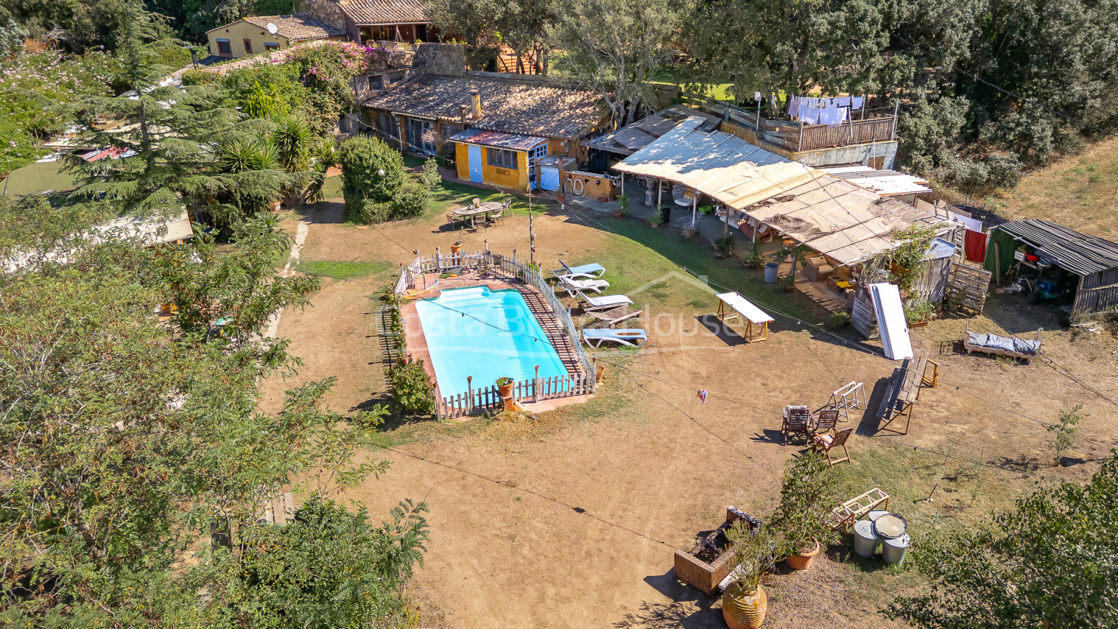 Masia del S. XV restaurada en venda a prop de Calella de Palafrugell